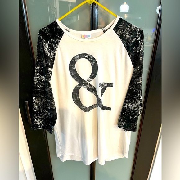 LuLaRoe Tops - LuLaRoe Black & White Ampersand Raglan Tee